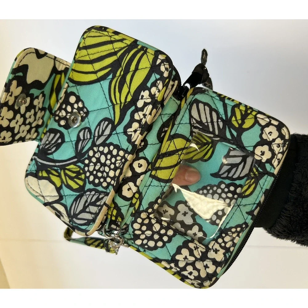 Vera Bradley Island Blooms All‎ In One Wristlet Teal Lime White Black 6